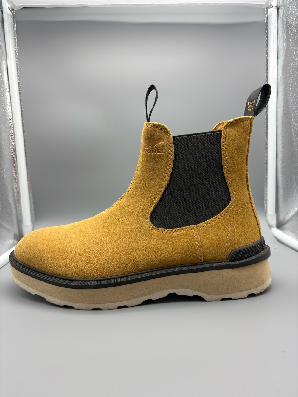 Sorel | Hi-Line Chelsea Boots - Geo Yellow Black ; Womens 8.5